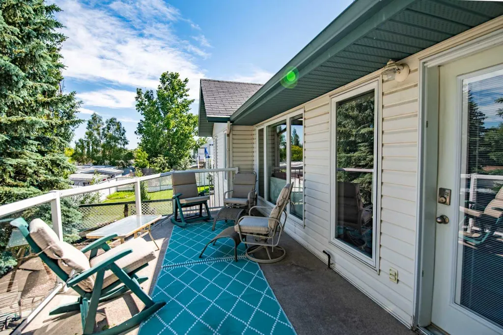 28 Westwood Crescent Sylvan Lake AB T4S 1P6