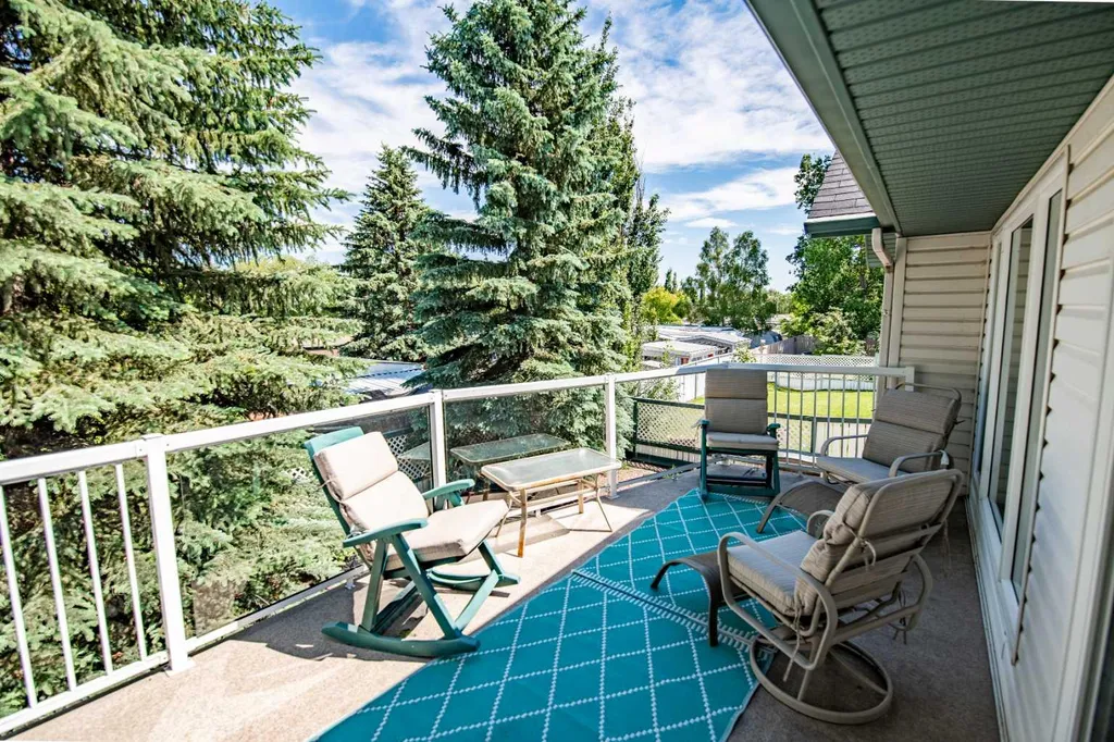 28 Westwood Crescent Sylvan Lake AB T4S 1P6