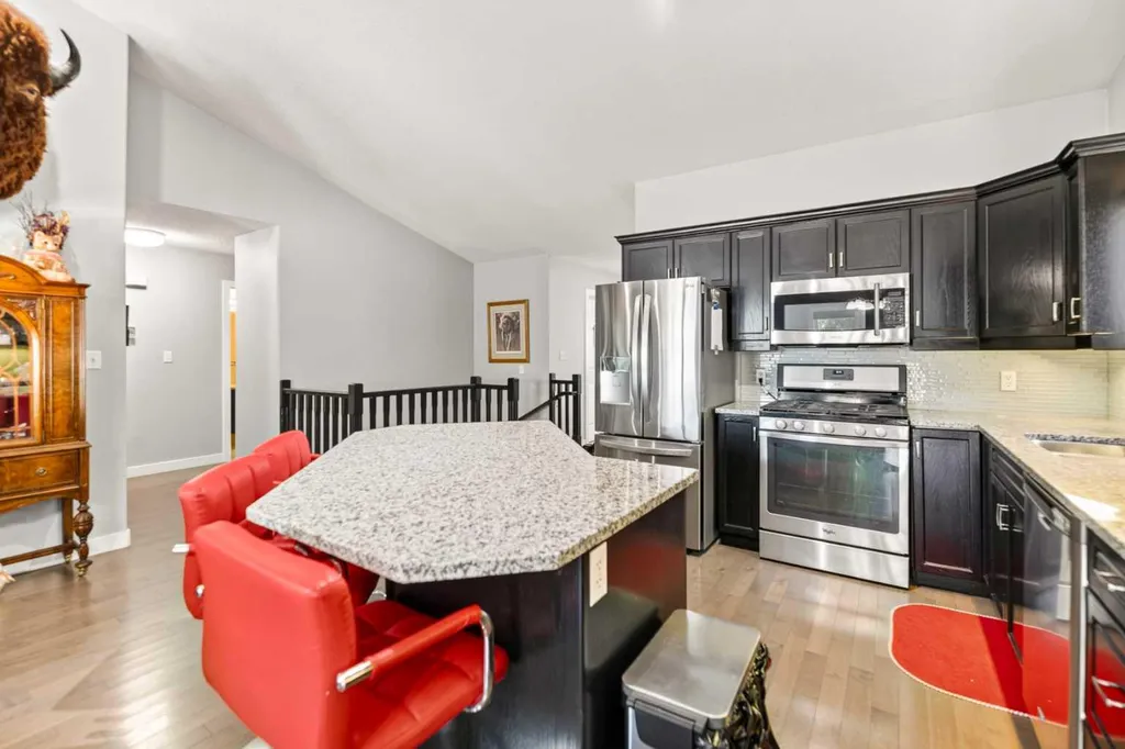 28 Westwood Crescent Sylvan Lake AB T4S 1P6