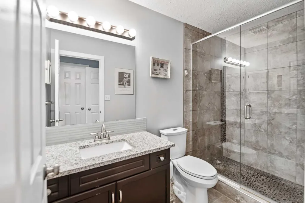 28 Westwood Crescent Sylvan Lake AB T4S 1P6