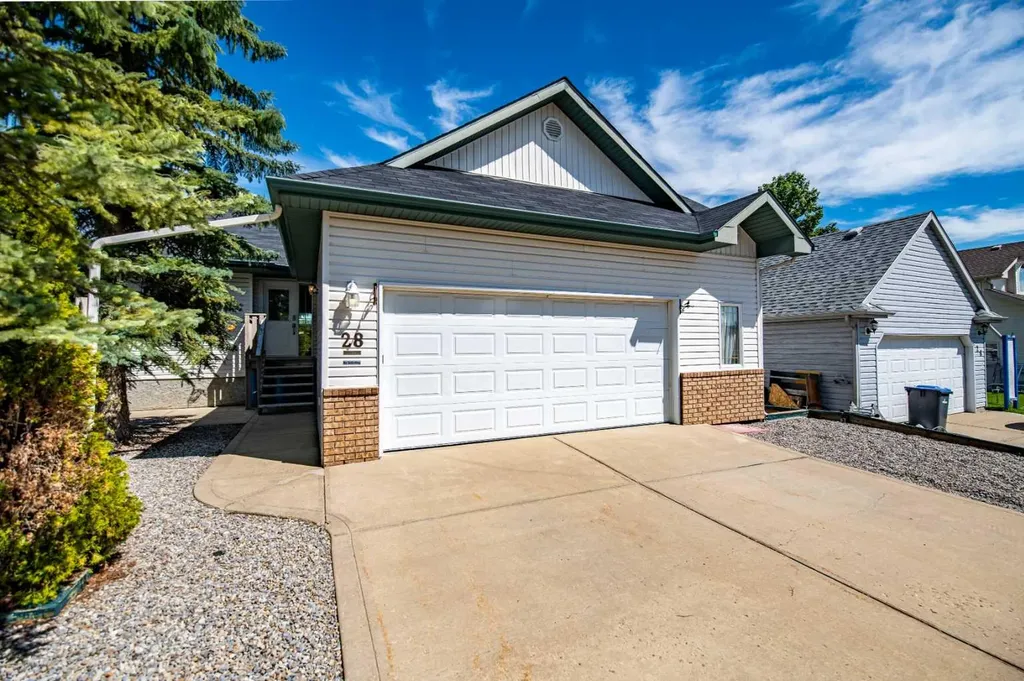 28 Westwood Crescent Sylvan Lake AB T4S 1P6
