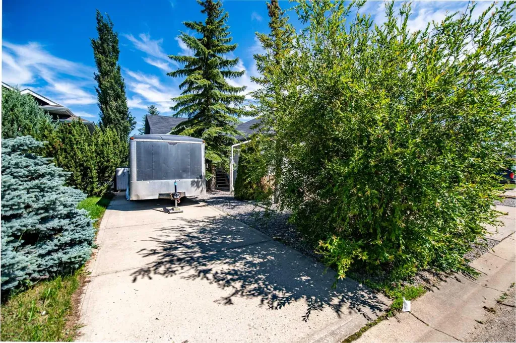 28 Westwood Crescent Sylvan Lake AB T4S 1P6