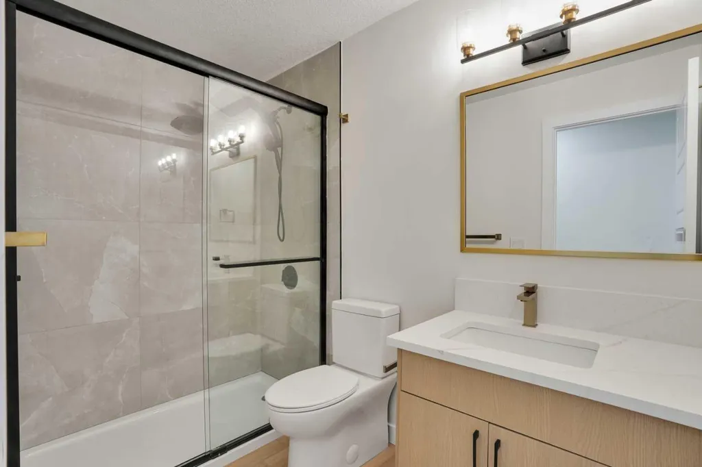 1903 62 Street NE Calgary AB T1Y1N3