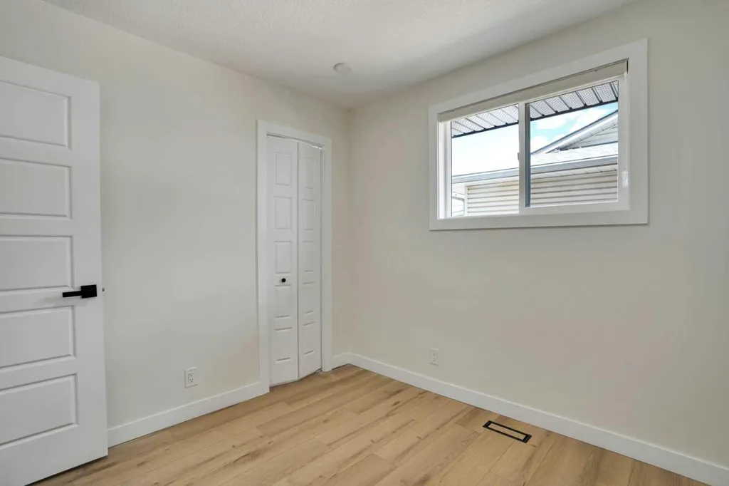 1903 62 Street NE Calgary AB T1Y1N3
