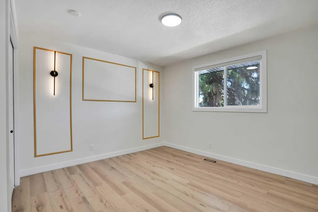 1903 62 Street NE Calgary AB T1Y1N3