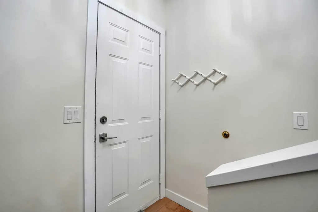 1903 62 Street NE Calgary AB T1Y1N3