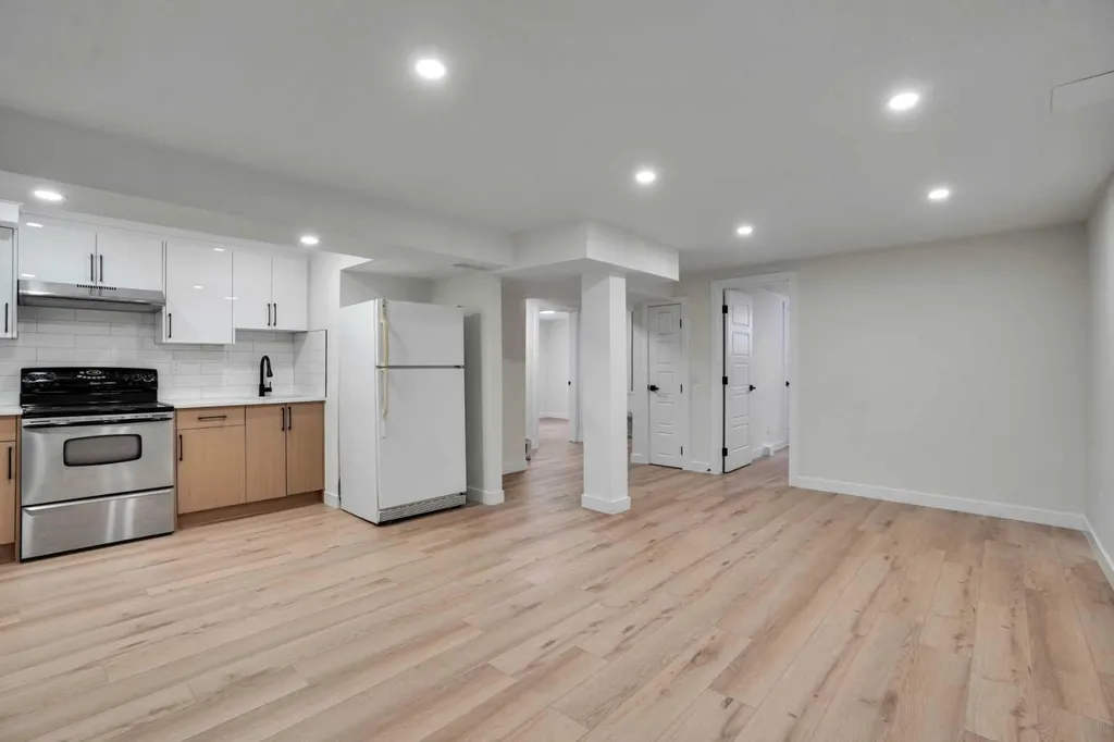 1903 62 Street NE Calgary AB T1Y1N3