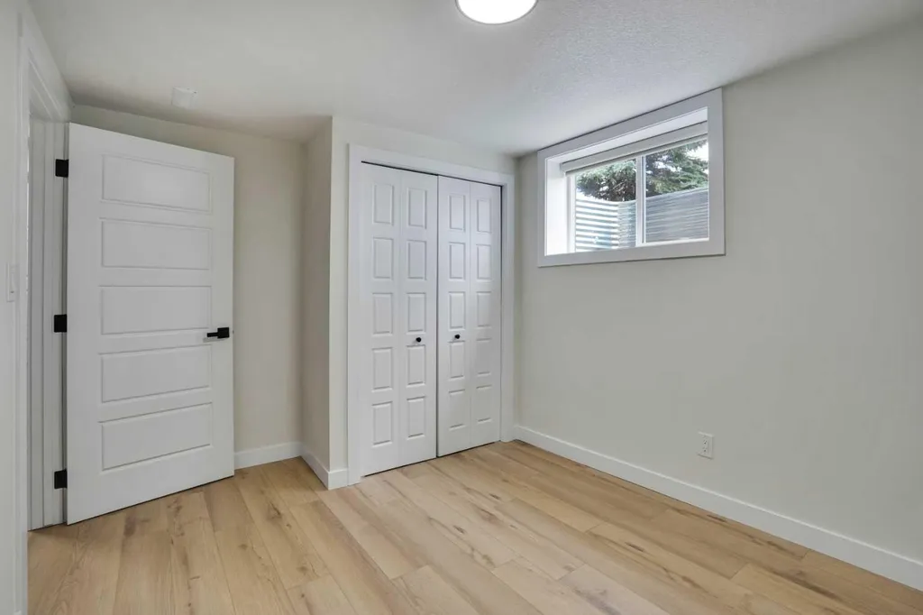 1903 62 Street NE Calgary AB T1Y1N3