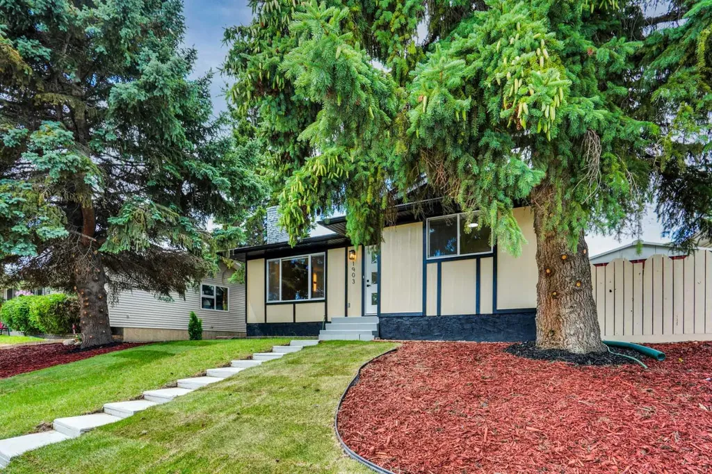 1903 62 Street NE Calgary AB T1Y1N3