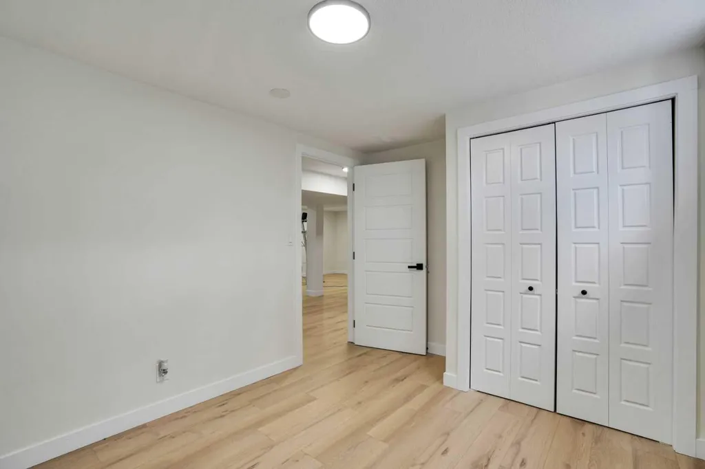 1903 62 Street NE Calgary AB T1Y1N3