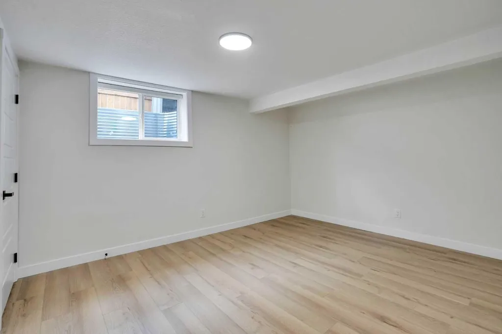 1903 62 Street NE Calgary AB T1Y1N3