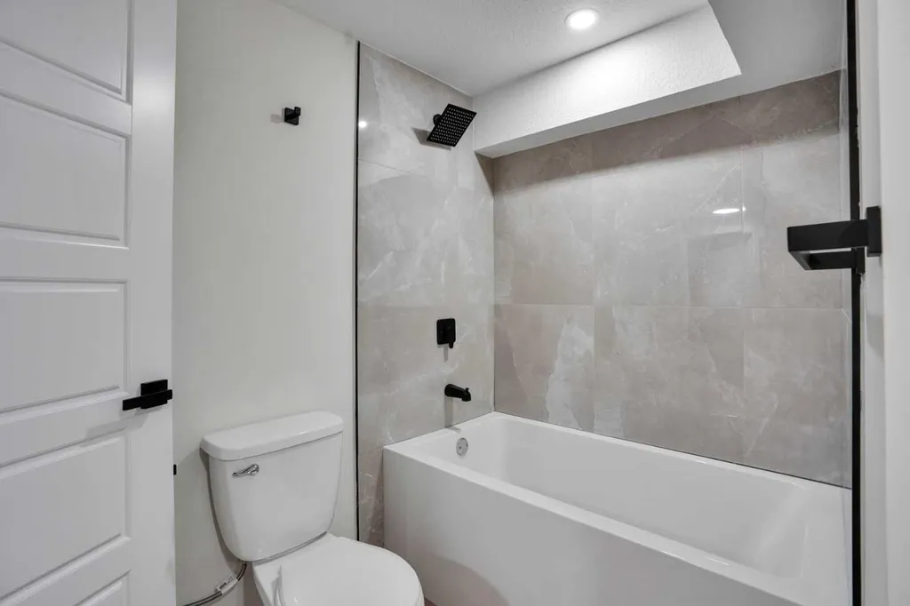 1903 62 Street NE Calgary AB T1Y1N3