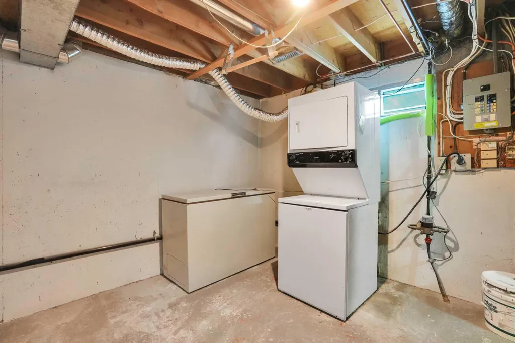 1903 62 Street NE Calgary AB T1Y1N3