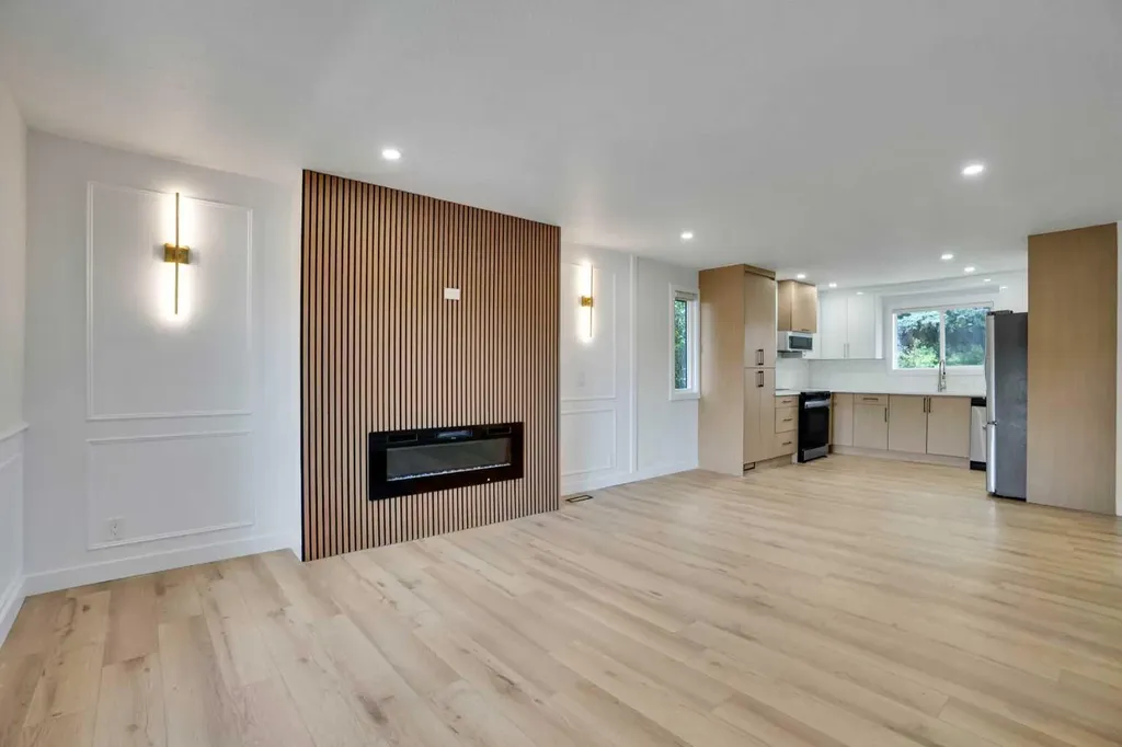 1903 62 Street NE Calgary AB T1Y1N3