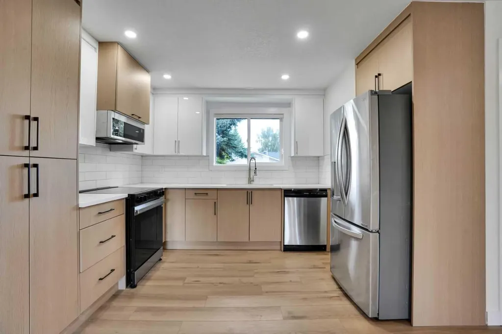 1903 62 Street NE Calgary AB T1Y1N3