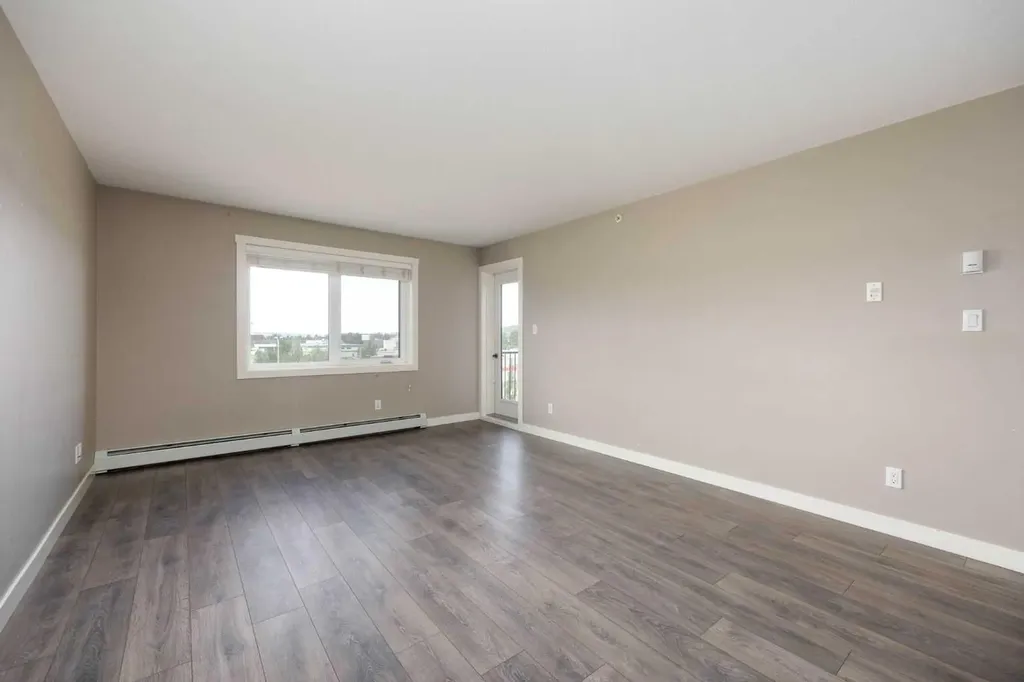 115 Denholm Gate Gate Fort Mcmurray AB T9H 0B2