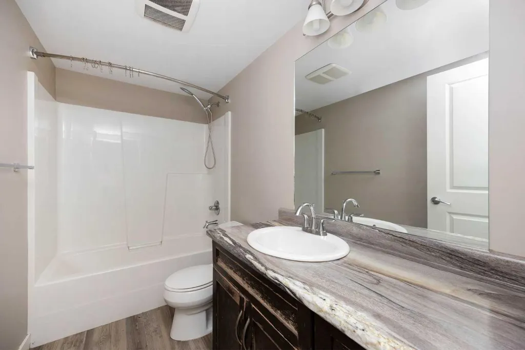 115 Denholm Gate Gate Fort Mcmurray AB T9H 0B2