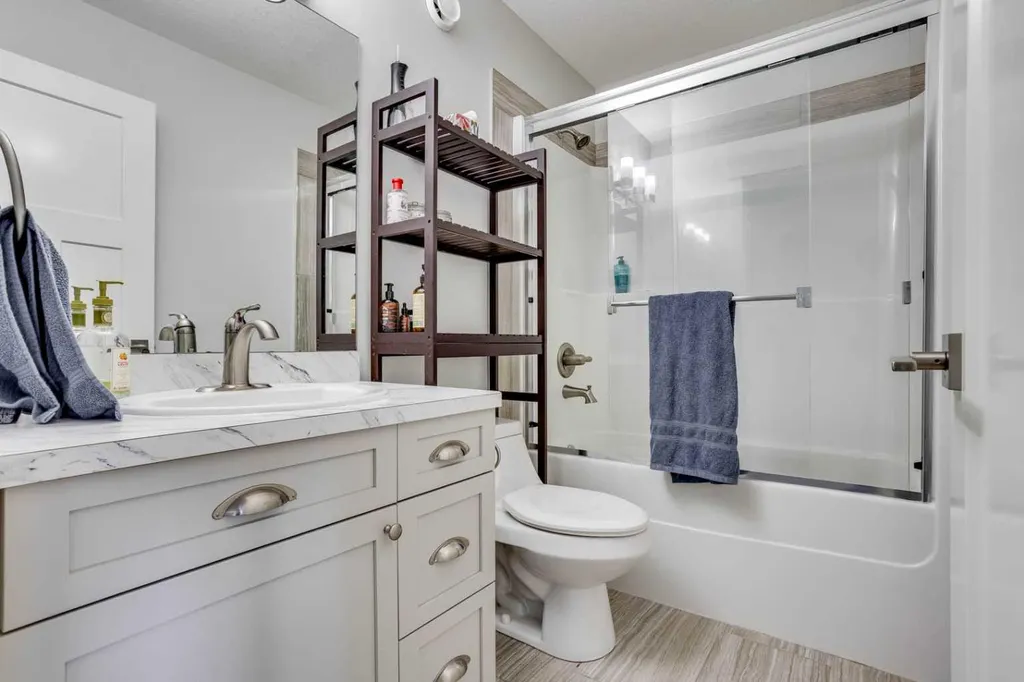 125 Roy Lane Fort Mcmurray AB T9L 1L9
