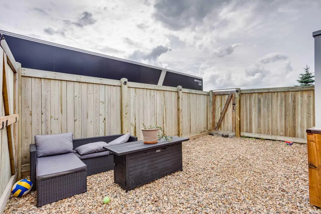 125 Roy Lane Fort Mcmurray AB T9L 1L9
