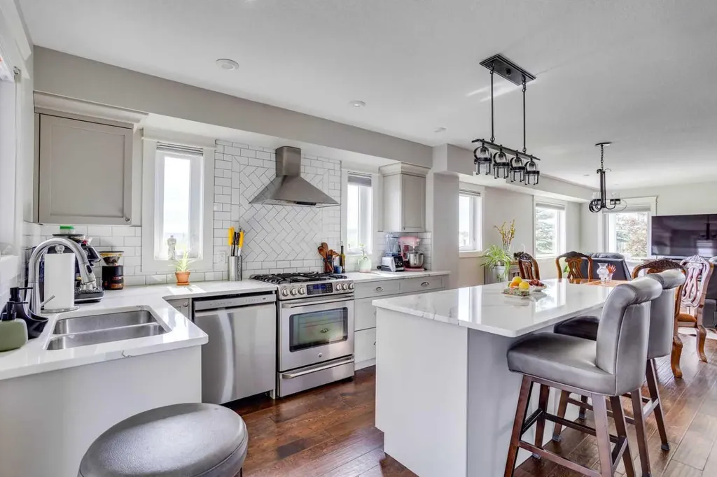 125 Roy Lane Fort Mcmurray AB T9L 1L9