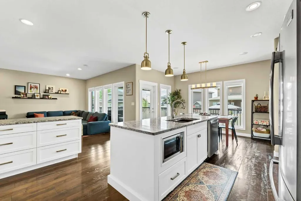236 Hamptons Way SE Medicine Hat AB T1B0E1