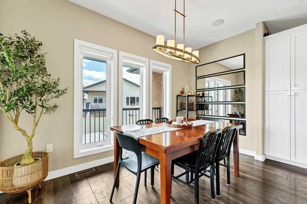 236 Hamptons Way SE Medicine Hat AB T1B0E1
