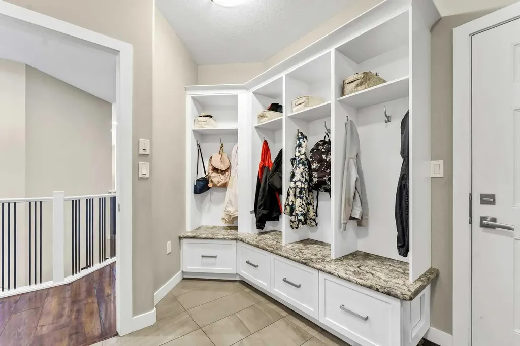 236 Hamptons Way SE Medicine Hat AB T1B0E1