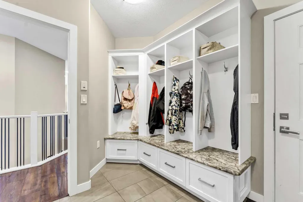 236 Hamptons Way SE Medicine Hat AB T1B0E1