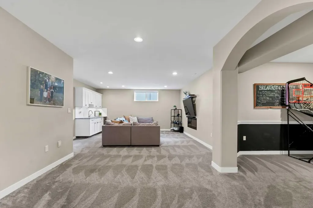 236 Hamptons Way SE Medicine Hat AB T1B0E1