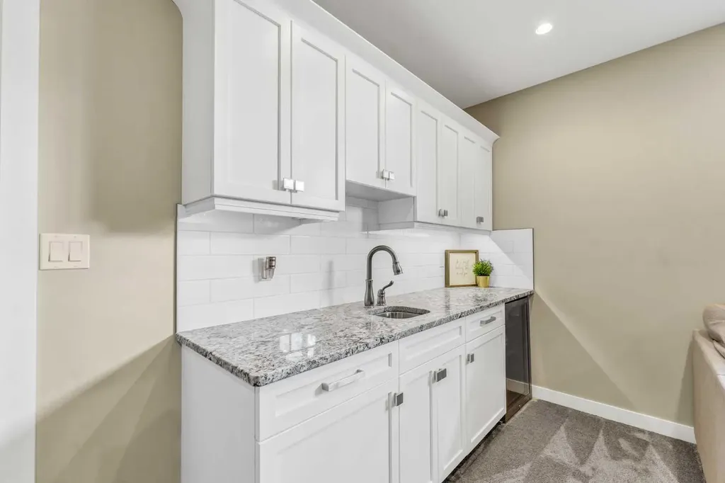236 Hamptons Way SE Medicine Hat AB T1B0E1