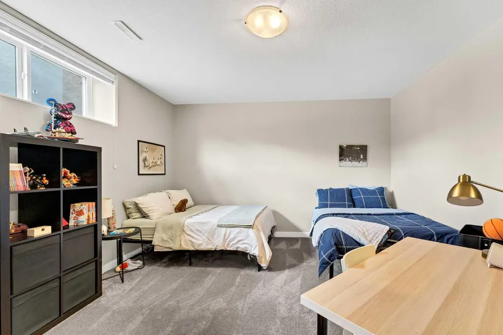 236 Hamptons Way SE Medicine Hat AB T1B0E1