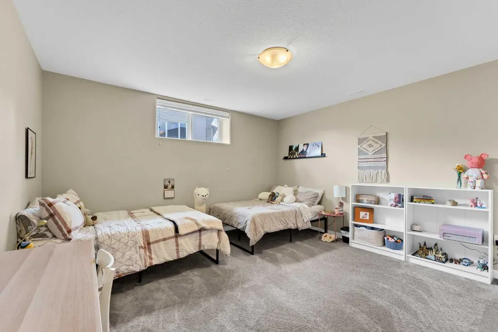236 Hamptons Way SE Medicine Hat AB T1B0E1