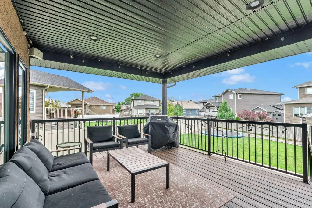 236 Hamptons Way SE Medicine Hat AB T1B0E1