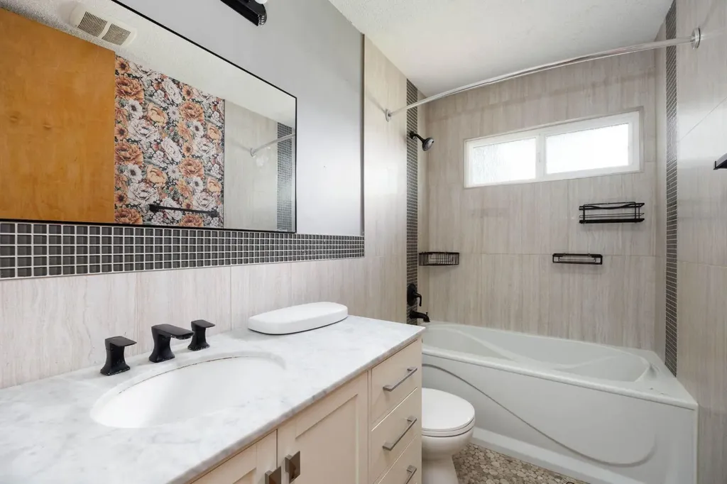 2 Moberly Crescent Fort Mcmurray AB T9H 1G9