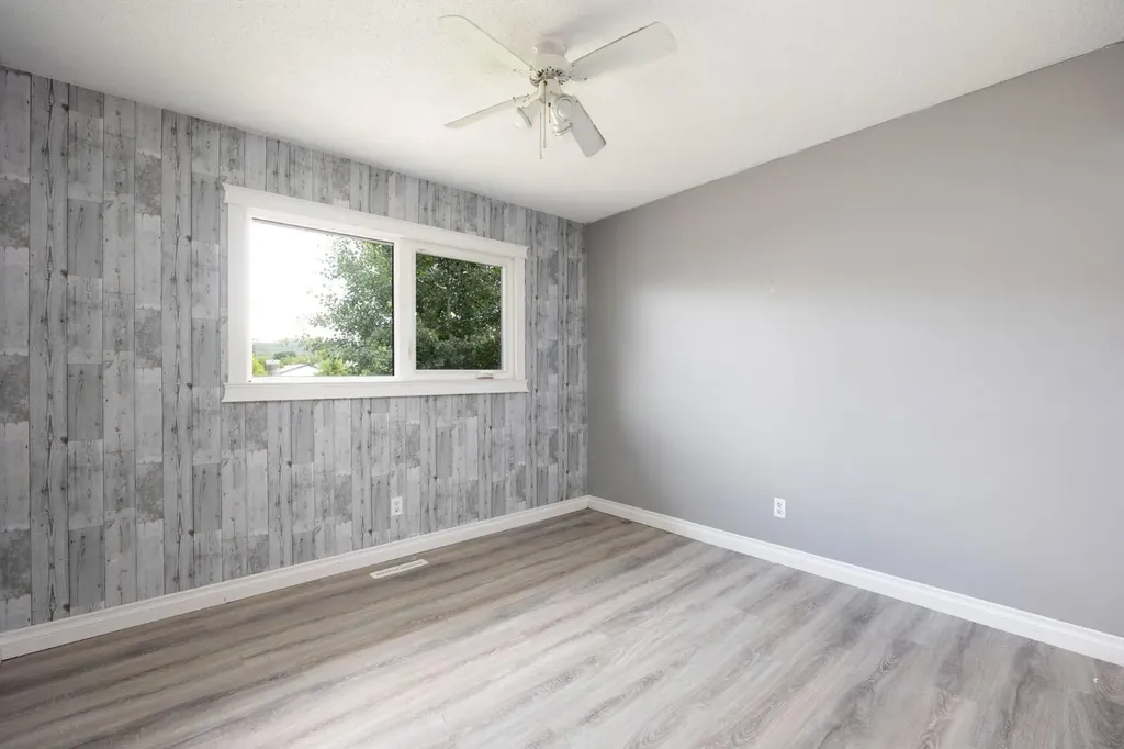 2 Moberly Crescent Fort Mcmurray AB T9H 1G9