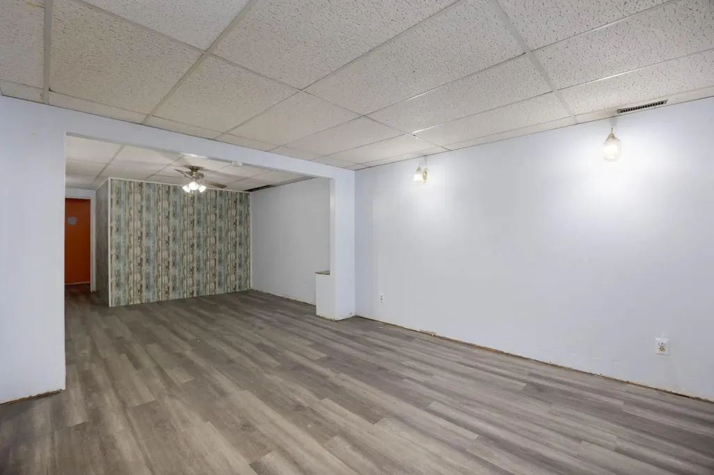 2 Moberly Crescent Fort Mcmurray AB T9H 1G9