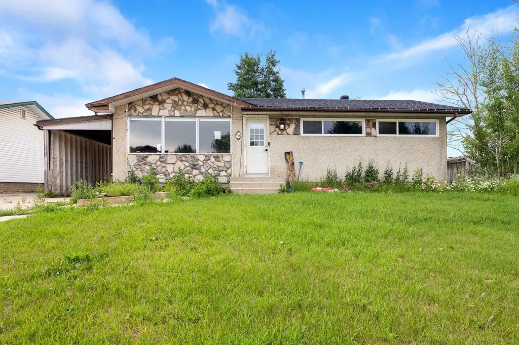 2 Moberly Crescent Fort Mcmurray AB T9H 1G9