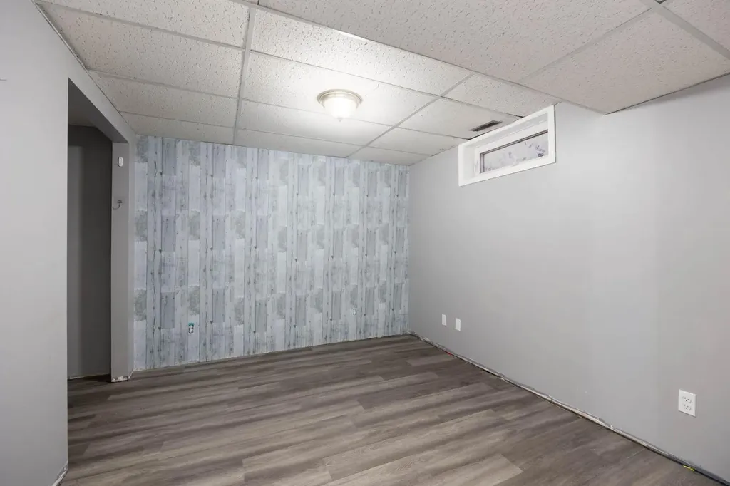 2 Moberly Crescent Fort Mcmurray AB T9H 1G9