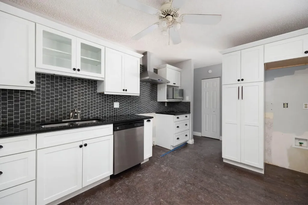 2 Moberly Crescent Fort Mcmurray AB T9H 1G9