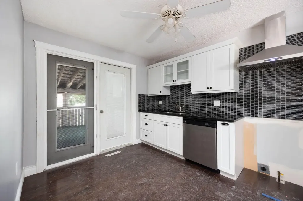 2 Moberly Crescent Fort Mcmurray AB T9H 1G9