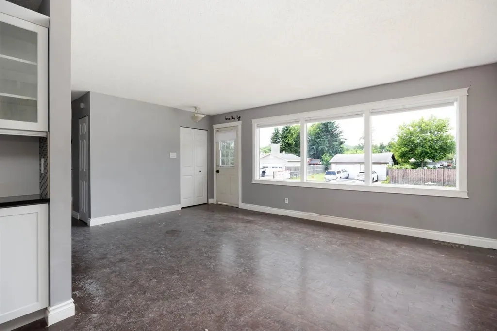 2 Moberly Crescent Fort Mcmurray AB T9H 1G9