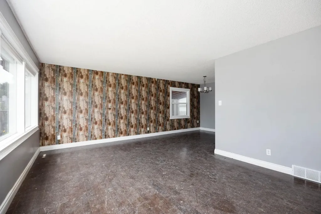 2 Moberly Crescent Fort Mcmurray AB T9H 1G9