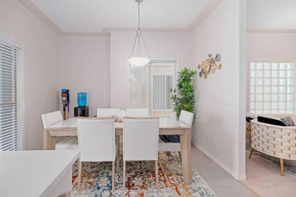 81 Sierra Morena Landing SW Calgary AB T3H 4K3