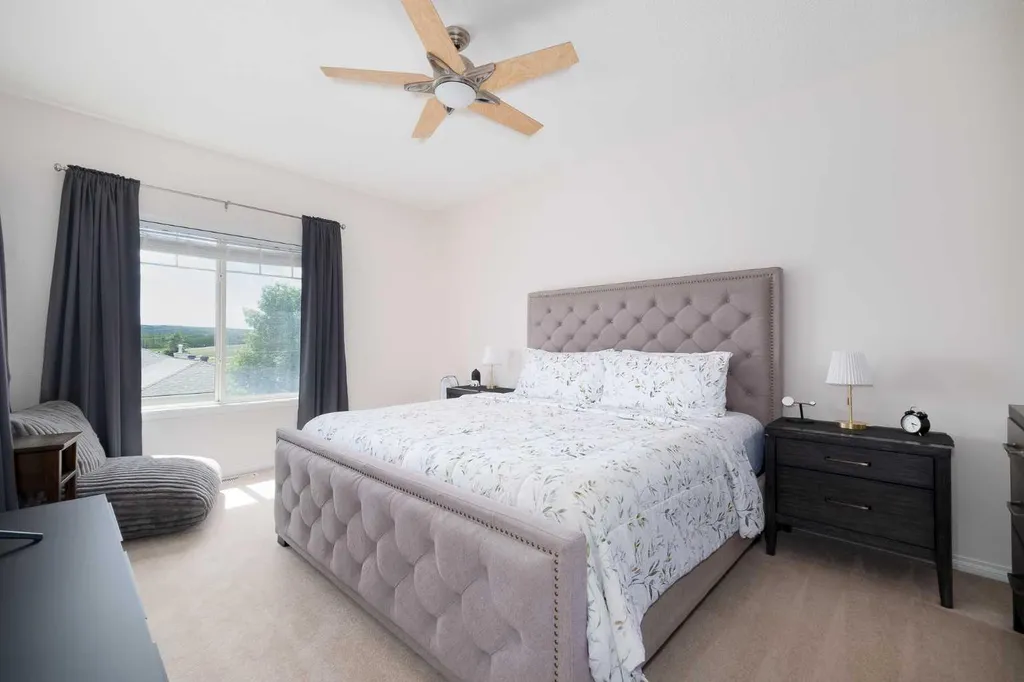 81 Sierra Morena Landing SW Calgary AB T3H 4K3