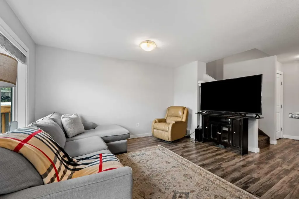 5002 51 Avenue Blackfoot AB T0B 0L0