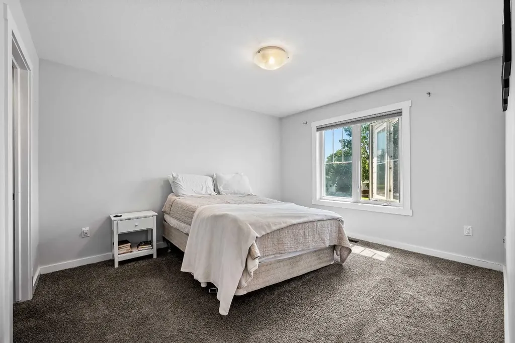 5002 51 Avenue Blackfoot AB T0B 0L0