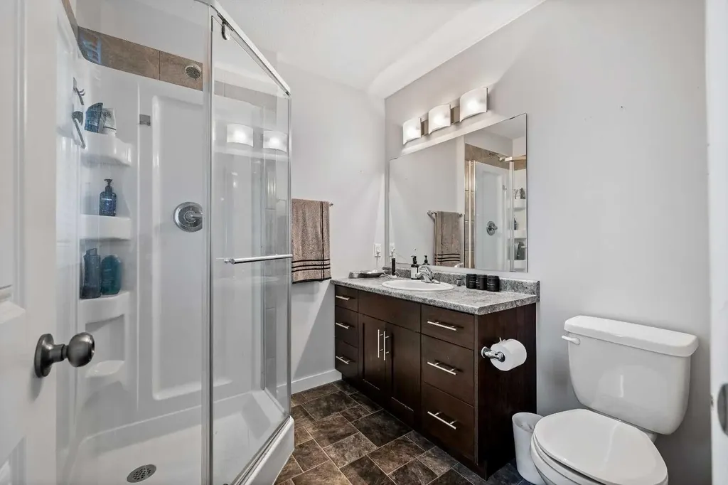 5002 51 Avenue Blackfoot AB T0B 0L0