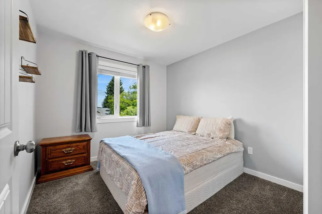 5002 51 Avenue Blackfoot AB T0B 0L0