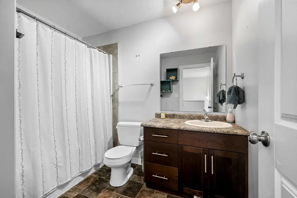 5002 51 Avenue Blackfoot AB T0B 0L0