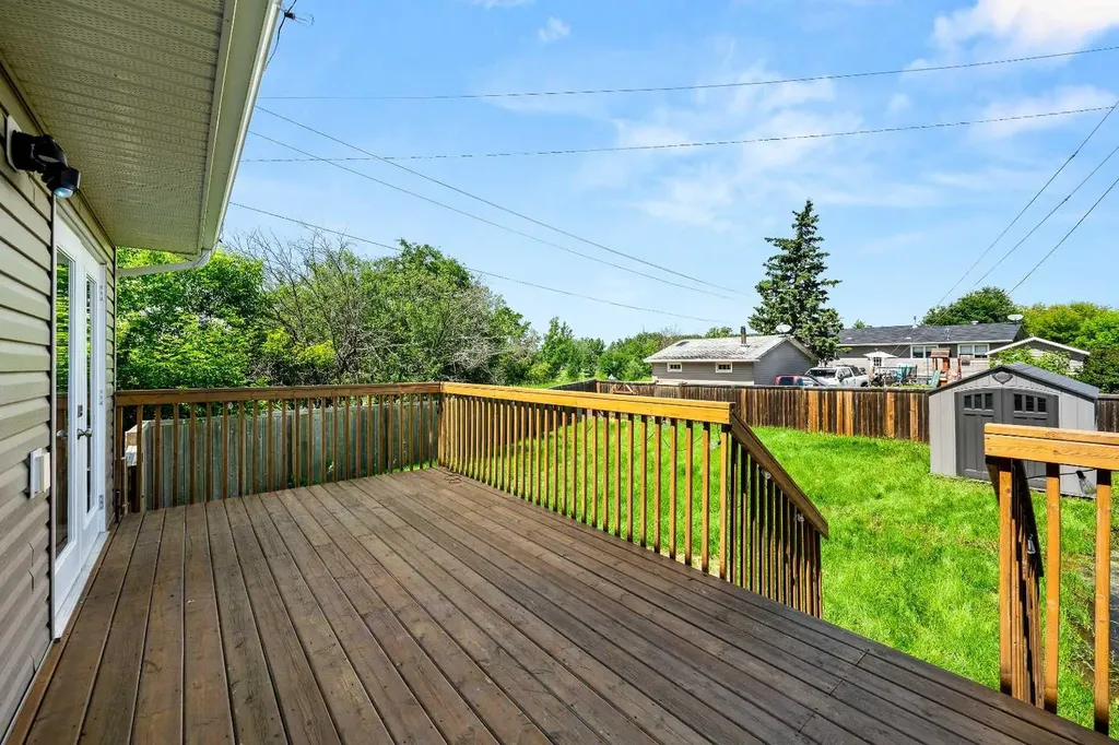 5002 51 Avenue Blackfoot AB T0B 0L0
